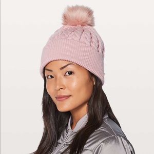 Lululemon wool be toasty hat
